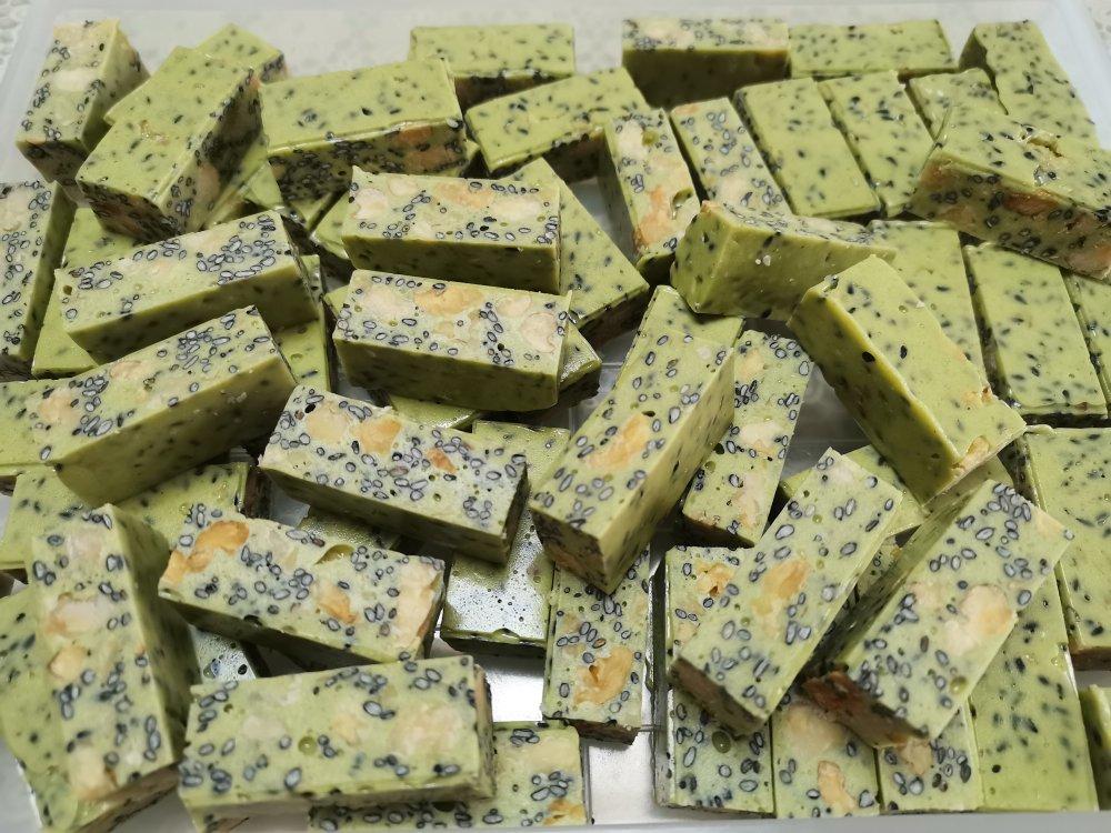 芝麻核桃牛轧糖