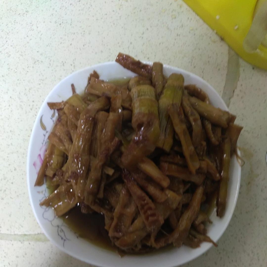 一个人能吃两盘的油焖笋