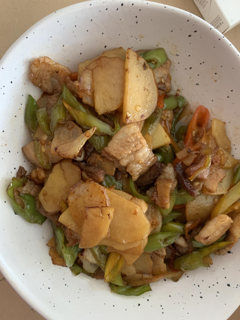 五花肉干煎土豆