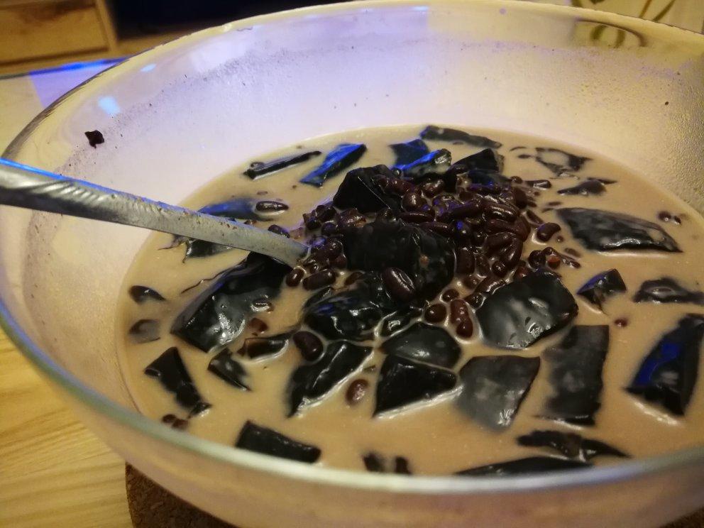 红豆牛奶龟苓膏