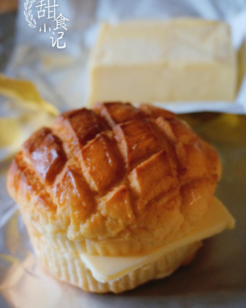 好吃到炸裂的港式菠萝包（附带制作酥皮的小视频）