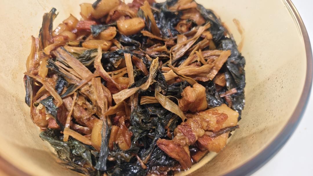 白菜干焖五花腩