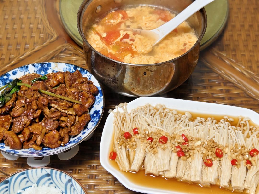 正宗台式三杯鸡（零失败！周围朋友全都赞不绝口！ 😁）