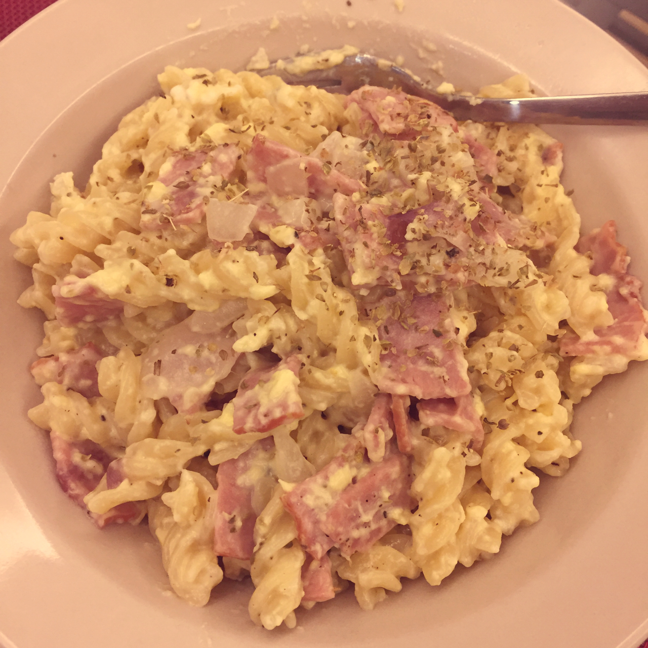 超简单的奶汁培根意面Carbonara