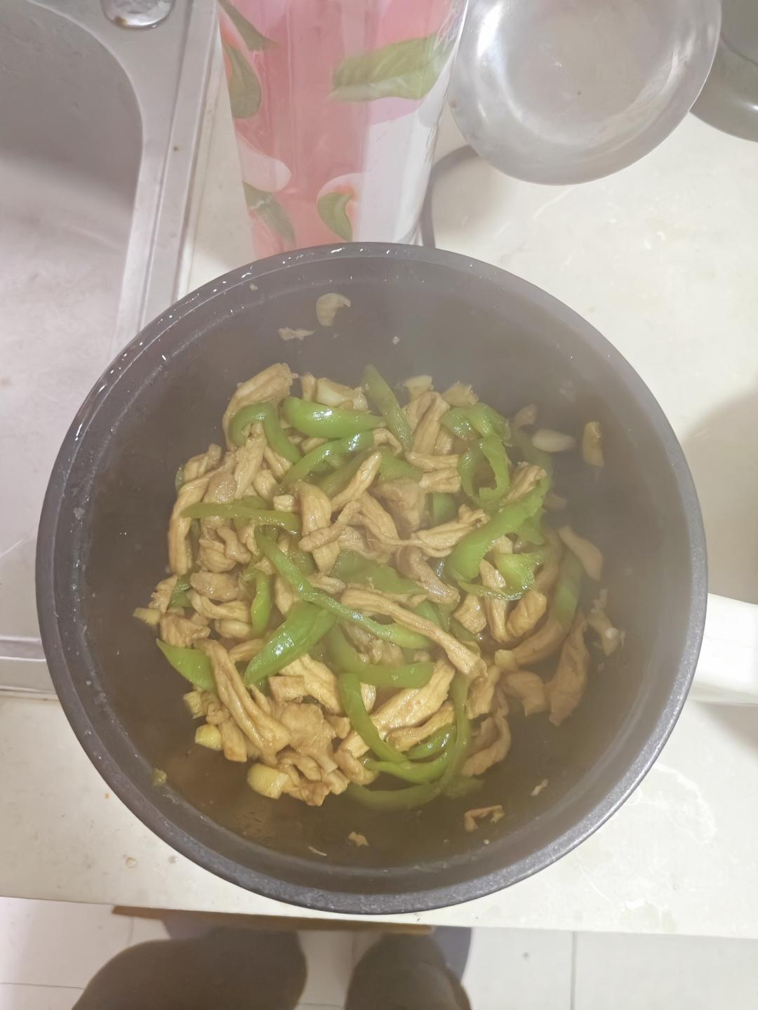 ‼️好吃到舔盘的青椒肉丝盖浇饭