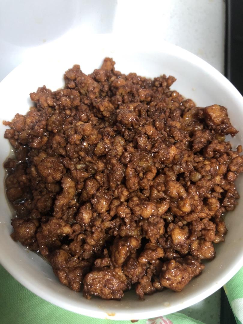 肉燥，拌面，做汤面，蒸豆腐都不错哦，上班族晚上做菜时将肉馅提前炒好，早上或者中午直接用就好了，方便快捷。