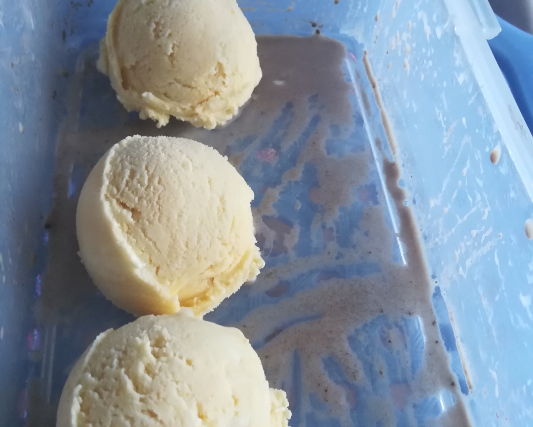 超简单的浓郁奶香——奶油冰淇淋