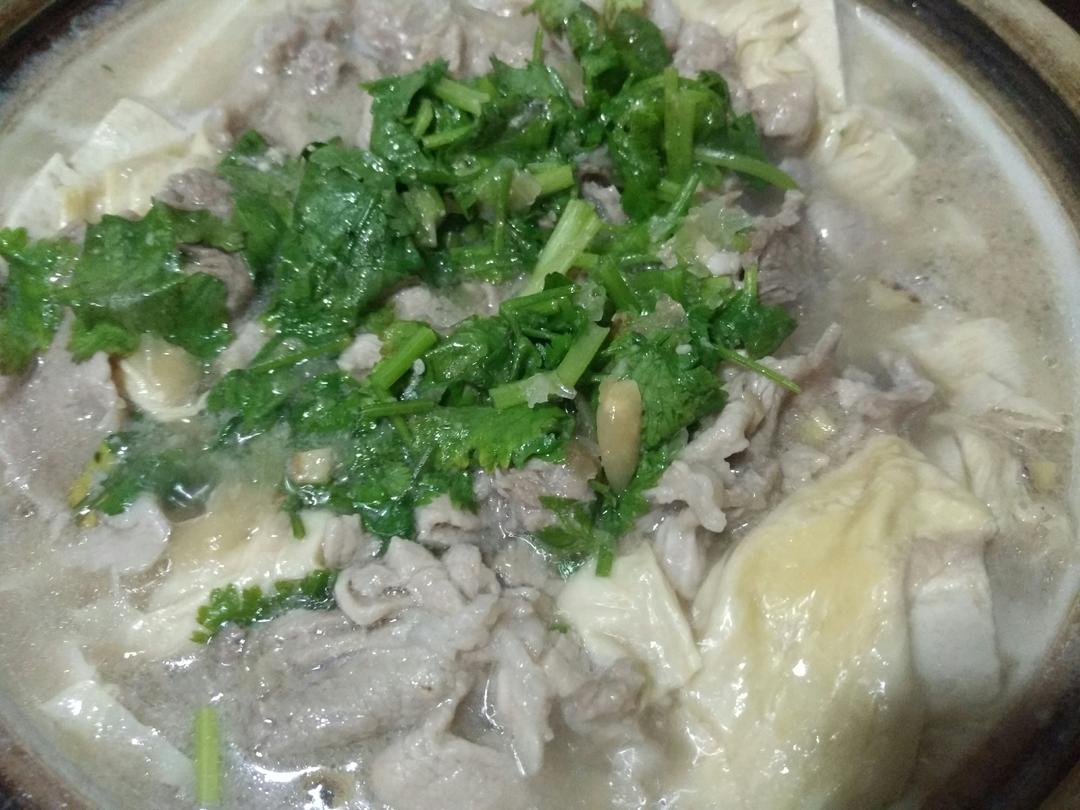 腐竹嫩肉豆腐煲的做法 步骤8