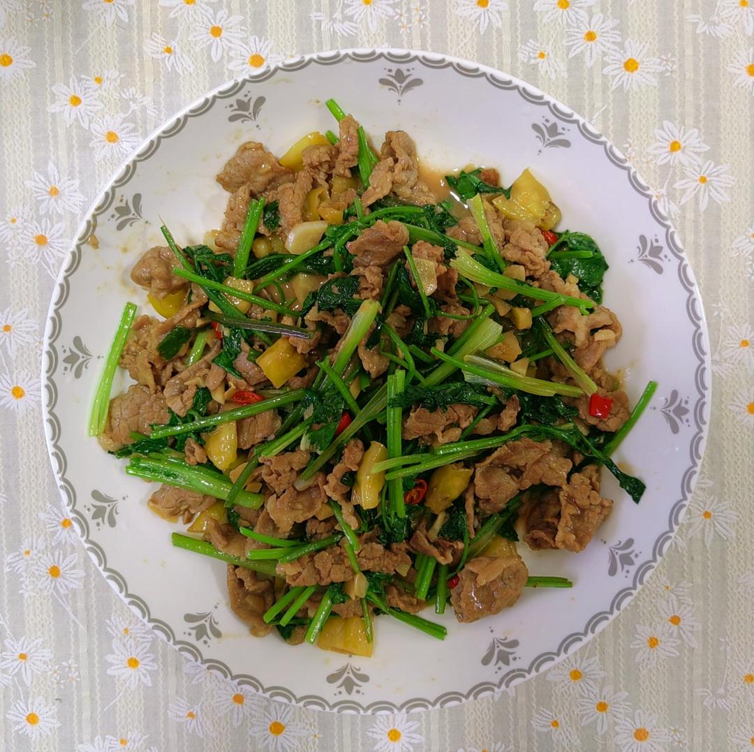 小炒黄牛肉，肉嫩味香！太好吃了简直是米饭杀手！