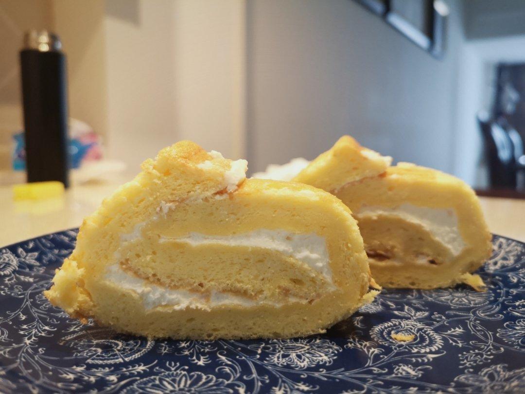 戚风奶油蛋糕卷