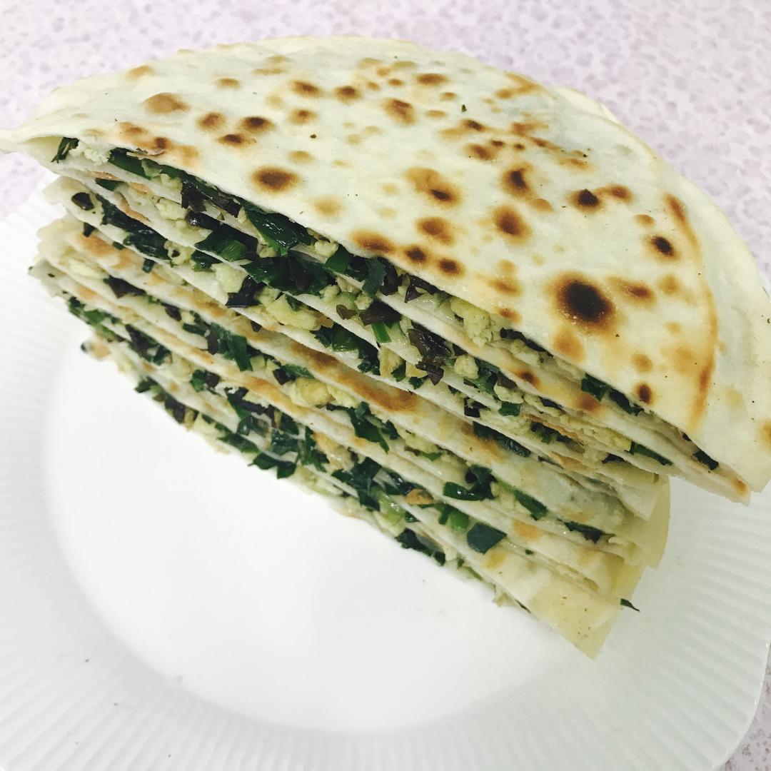 韭菜鸡蛋饼的做法