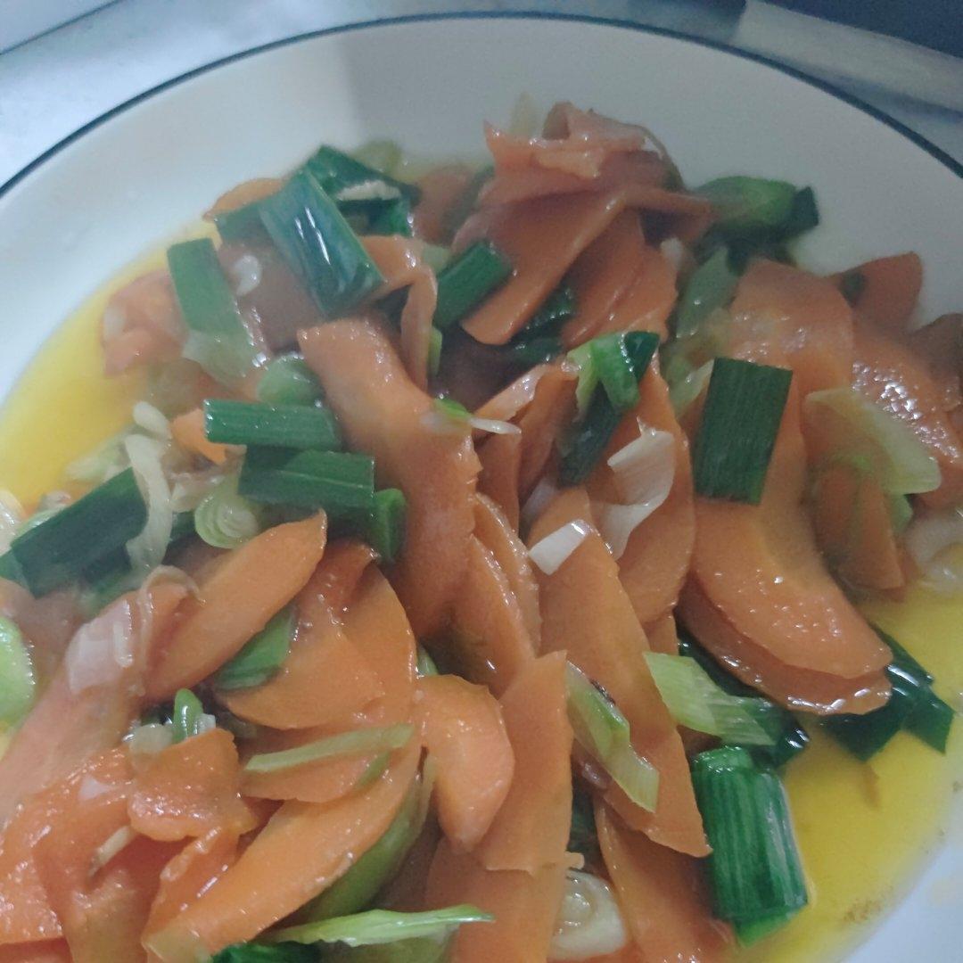 蒜苗红萝卜炒肉
