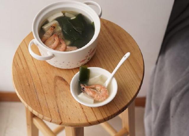 清热解暑的鲜虾海带豆腐汤