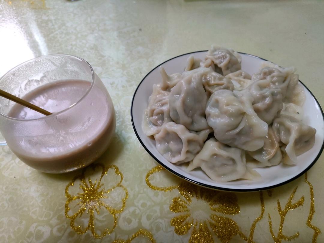 猪肉菜馅饺子     基础饺子的包法