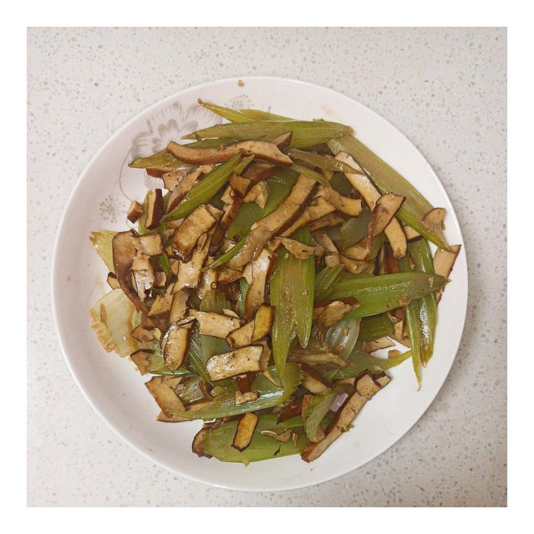 快手下饭菜香芹炒豆干