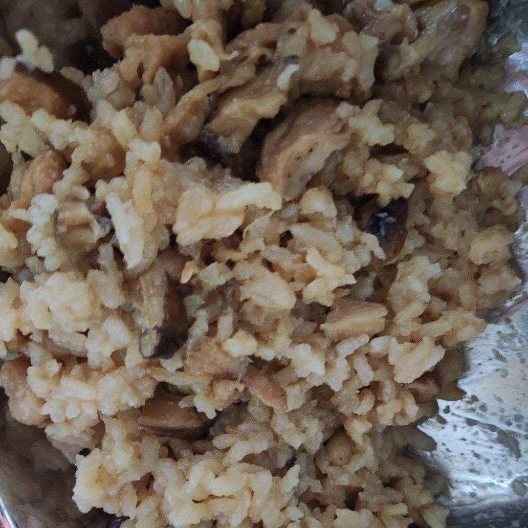 辣妹美食｜第二十六集 ㊙️香菇鸡腿焖饭🍗