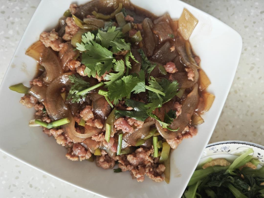肉沫炒宽粉