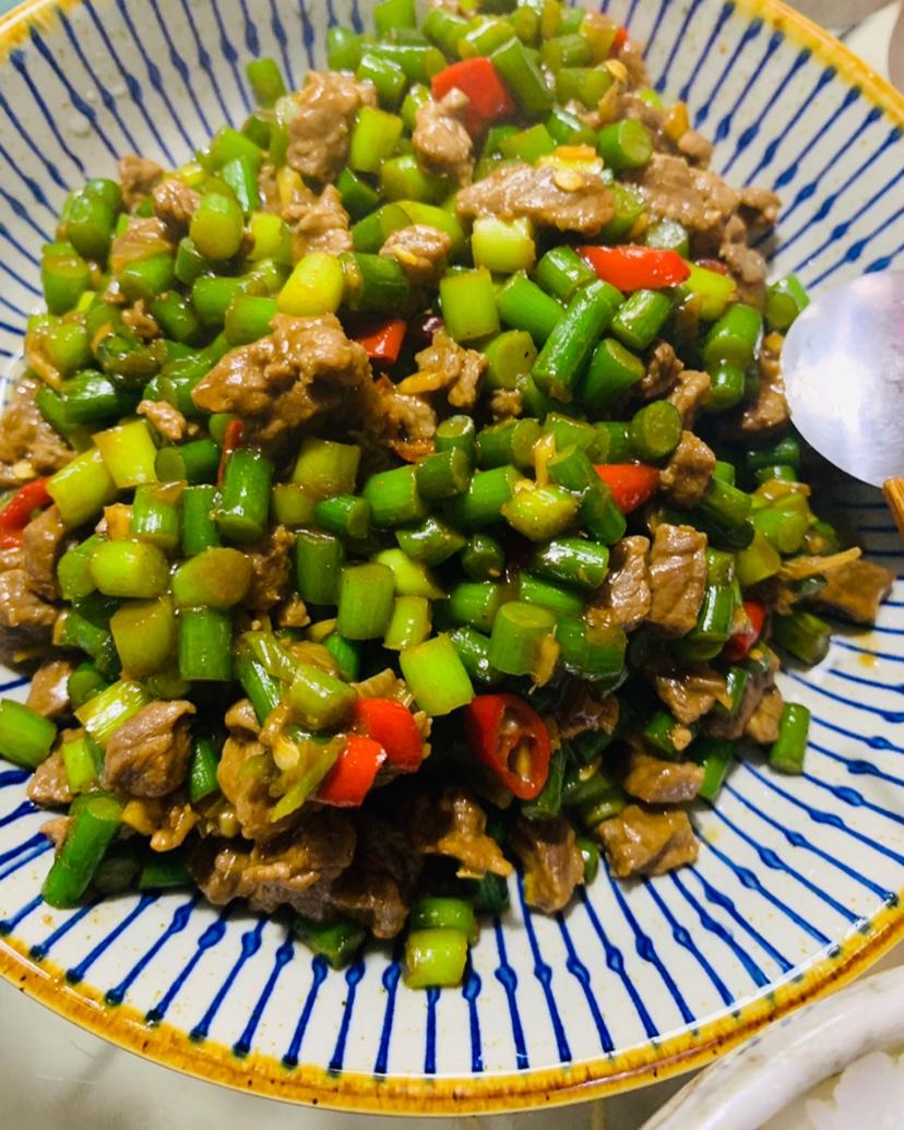 蒜苔炒牛肉
