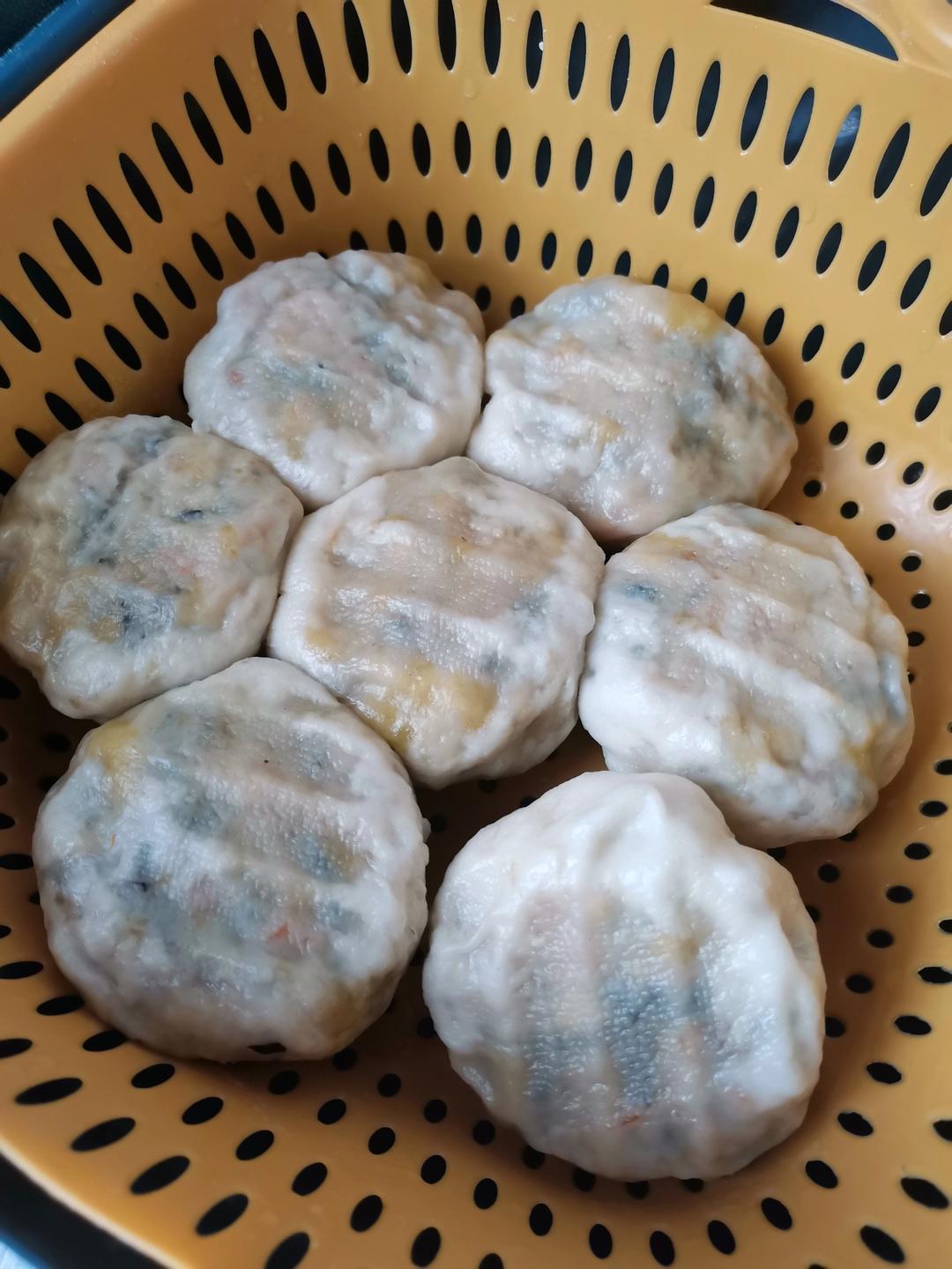 胡萝卜木耳虾皮鸡蛋