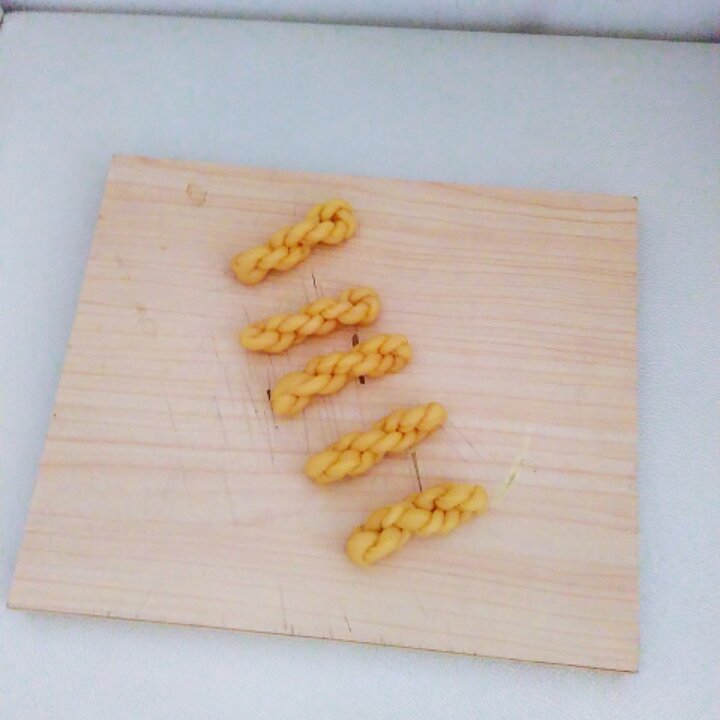 鸡蛋小麻花
