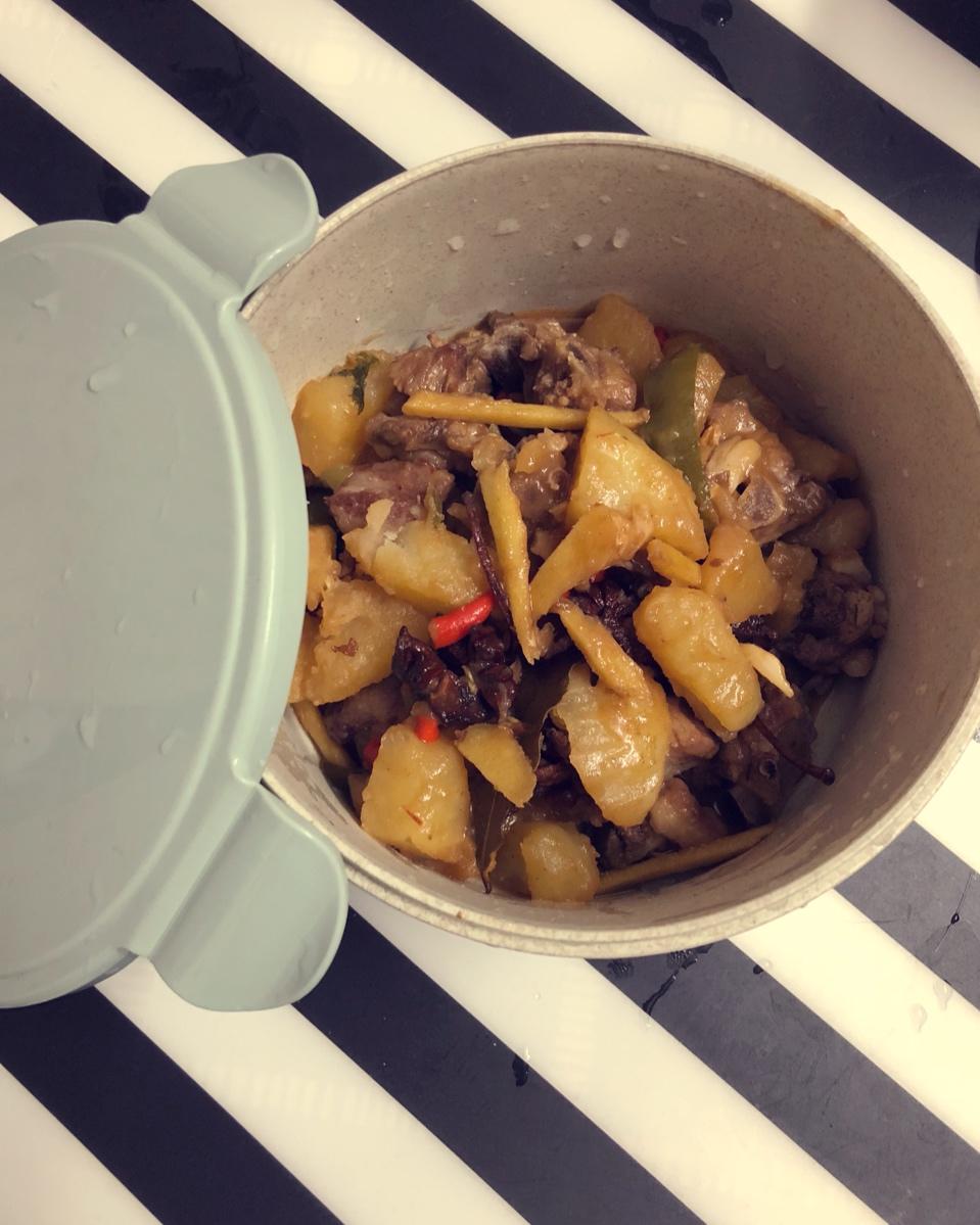 土豆炖排骨