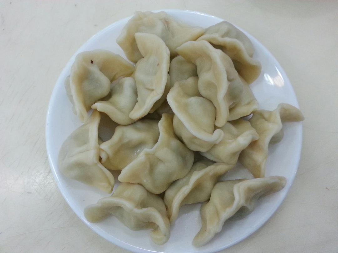 芹菜木耳鲜肉水饺