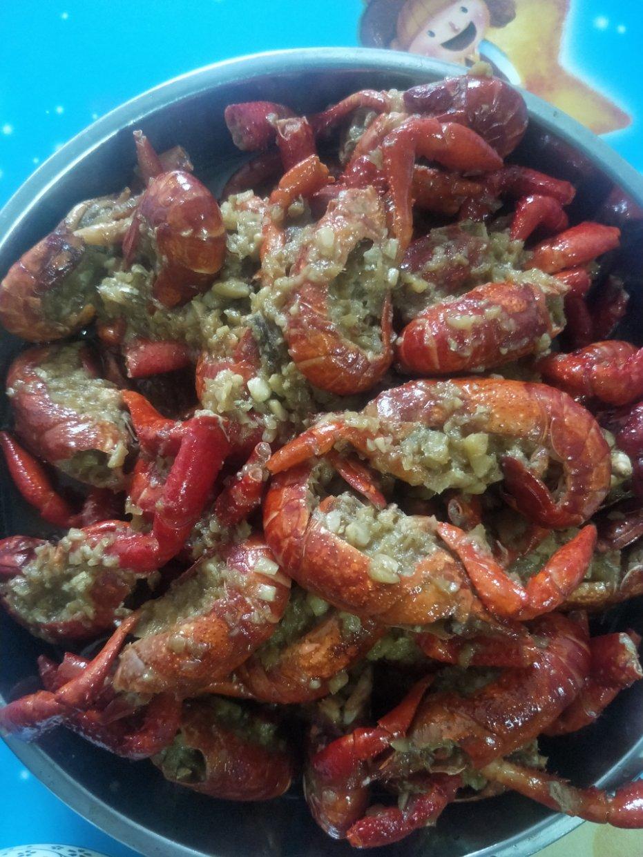 详解如何清理以及辨别小龙虾