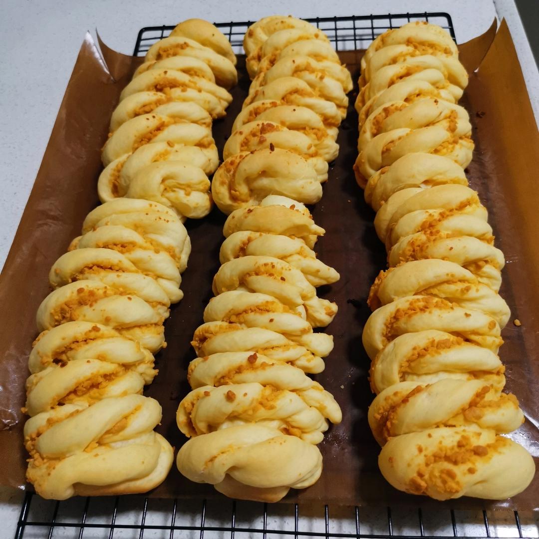 咸蛋黄奶酥面包（免模具）
