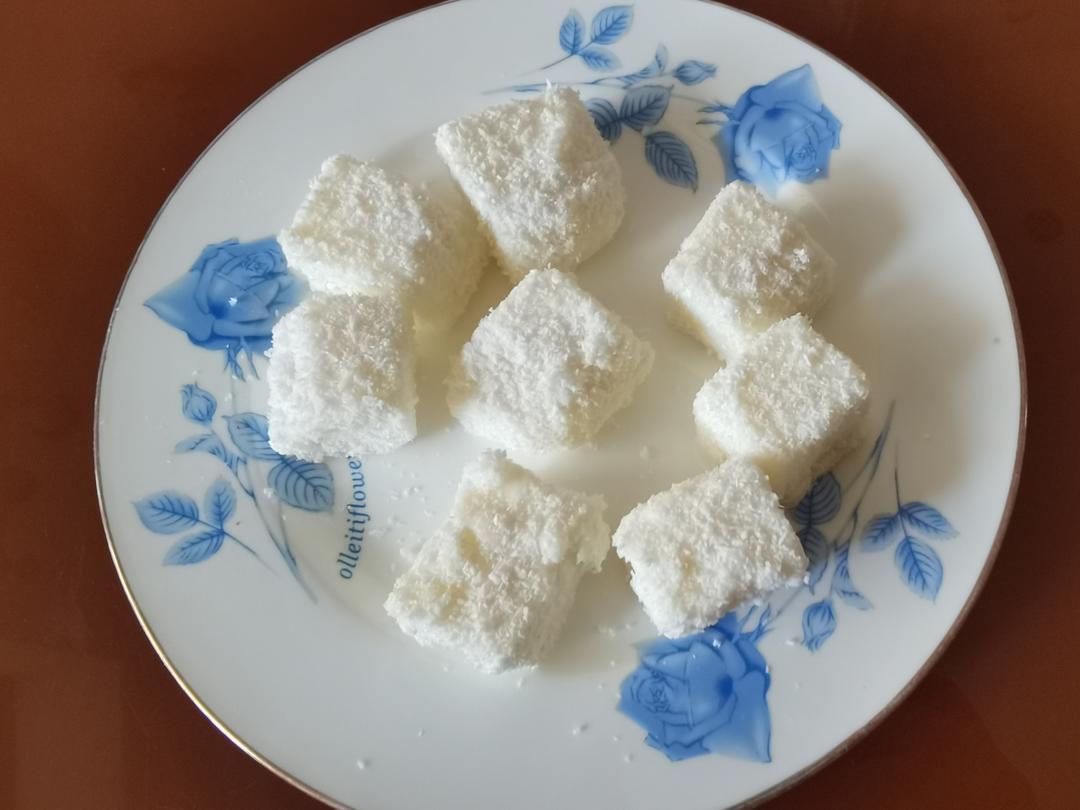 无需烤箱！奶香味浓郁！香甜嫩滑的椰蓉奶糕