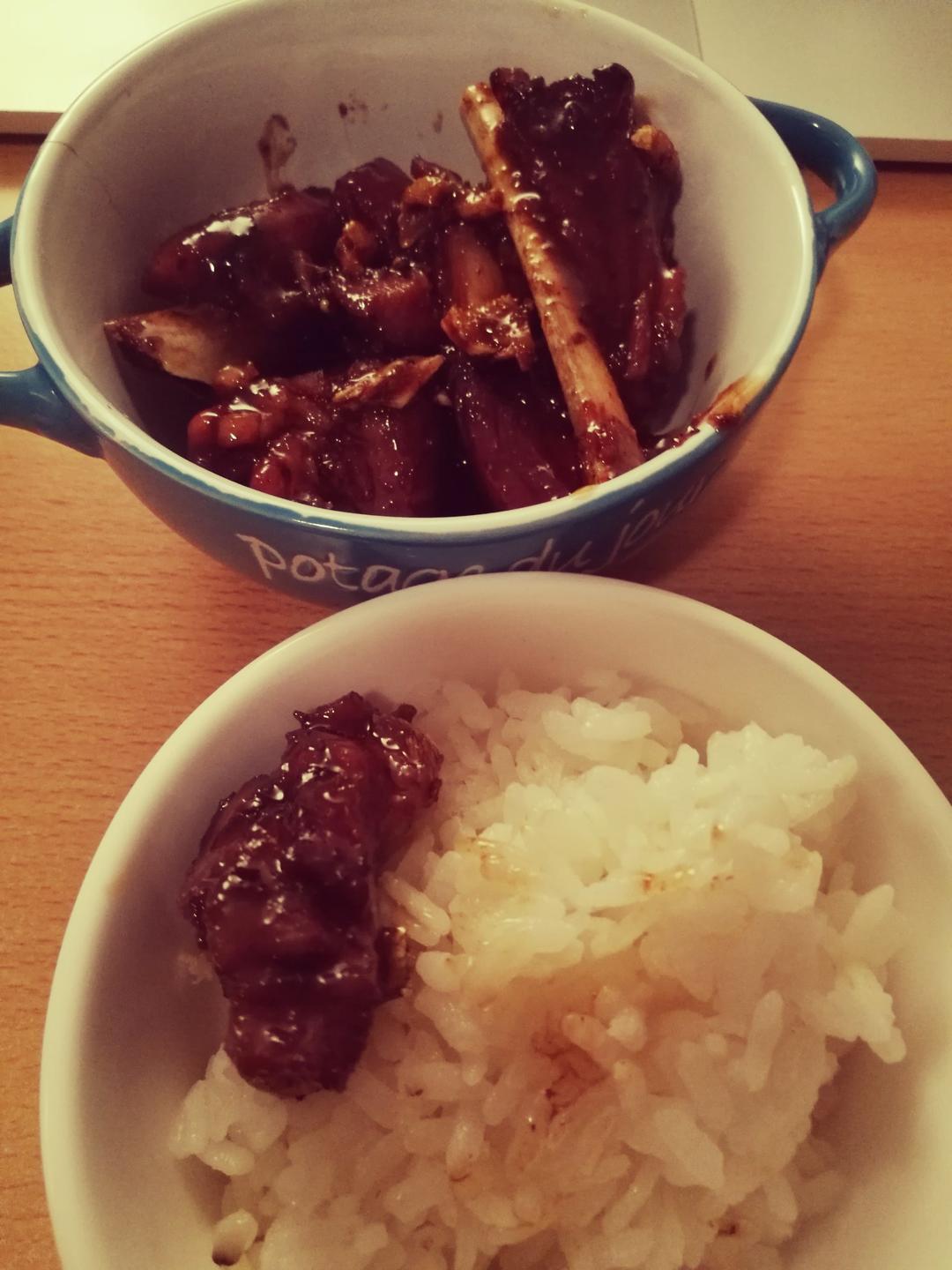 啤酒烧排骨（好吃到吼吼～）