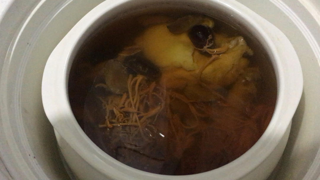 女神必备 响螺海椰子滋阴润肺汤