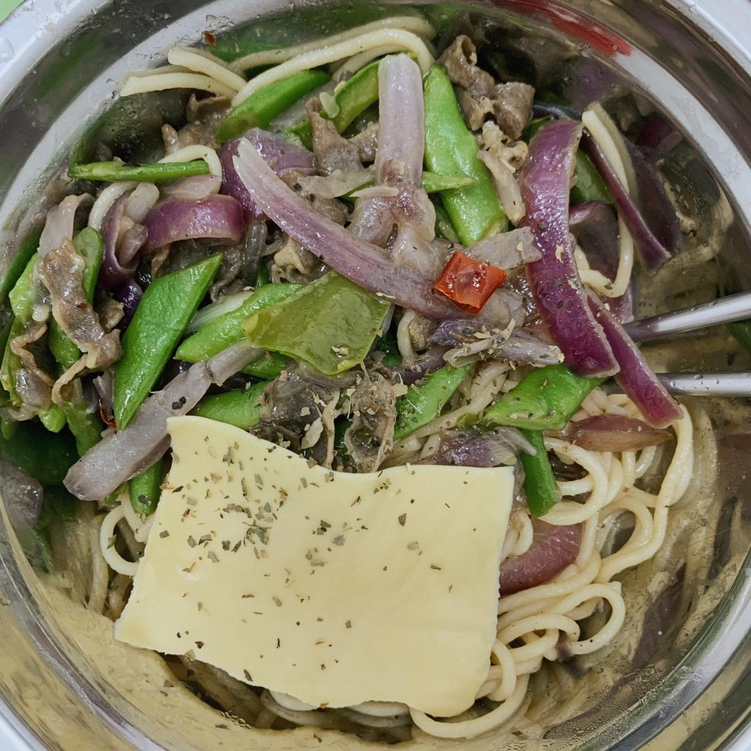 黑椒牛肉炒意大利面