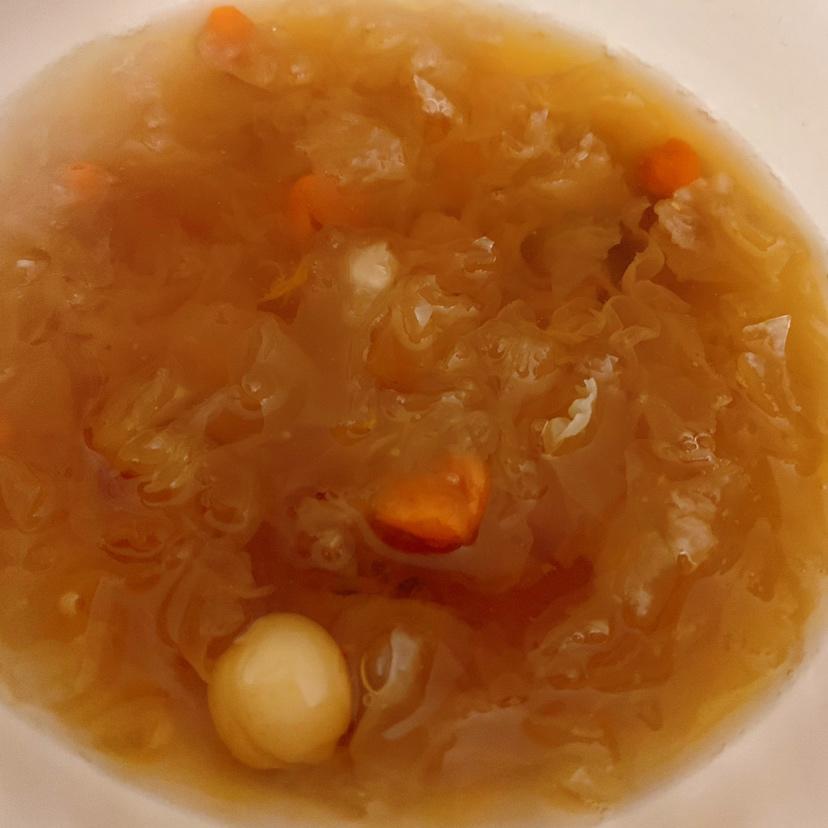 红枣银耳莲子羹