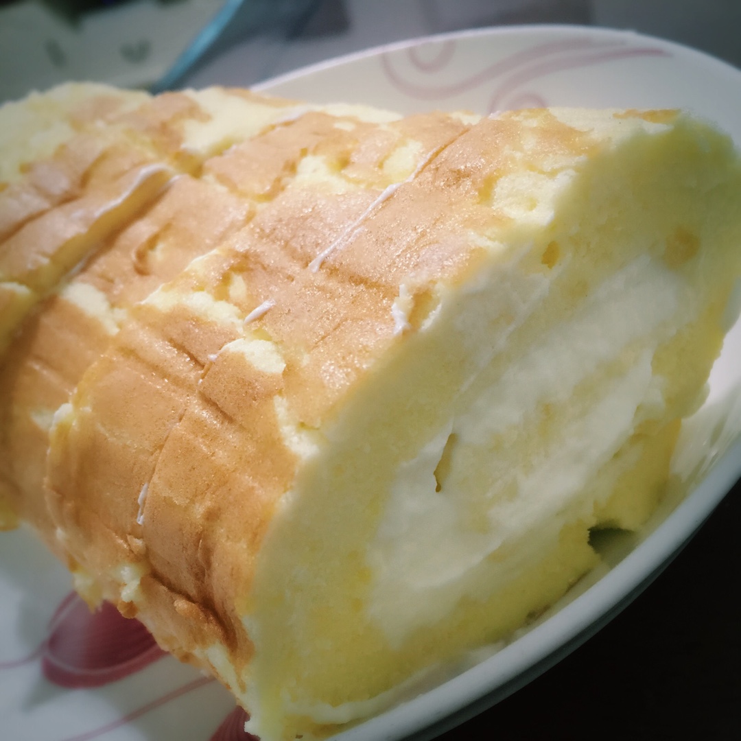 戚风奶油蛋糕卷