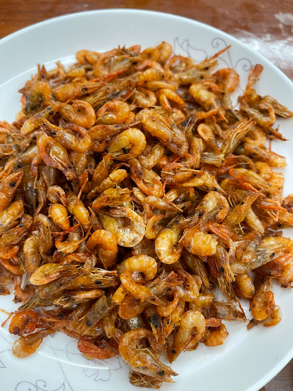 只需一个窍门、即可做出香酥可口脆的鲜炸小河虾、简单快捷、小朋友超爱