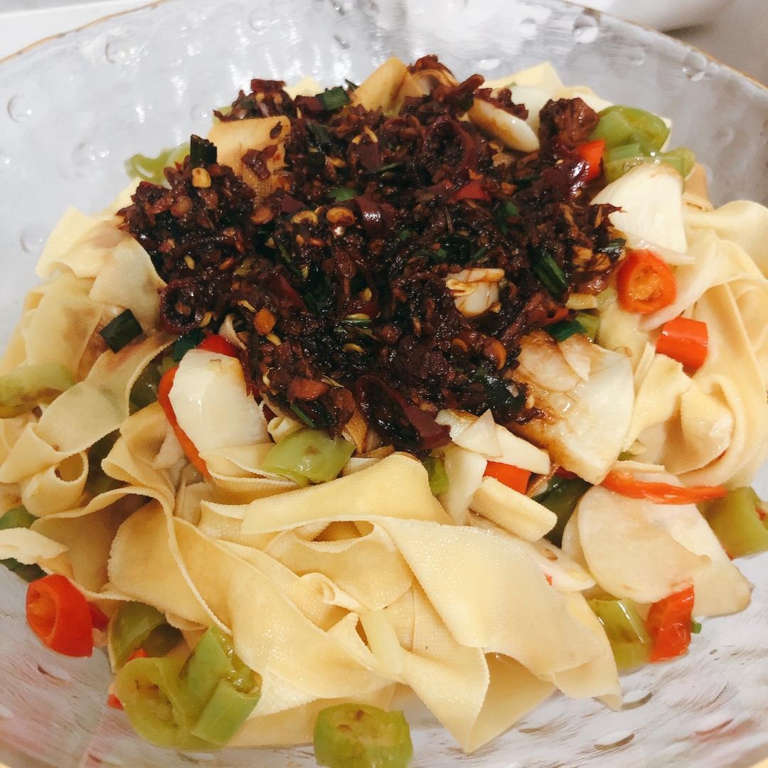 青椒炒豆腐皮