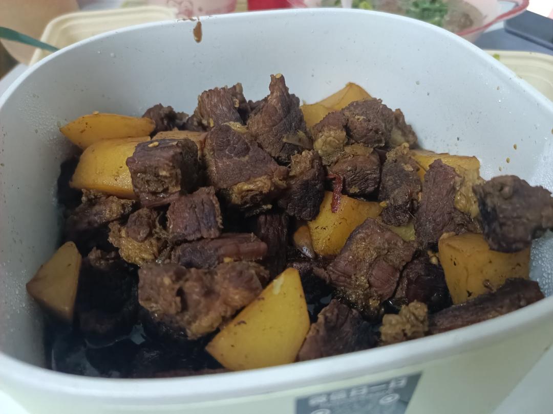土豆焖牛腩