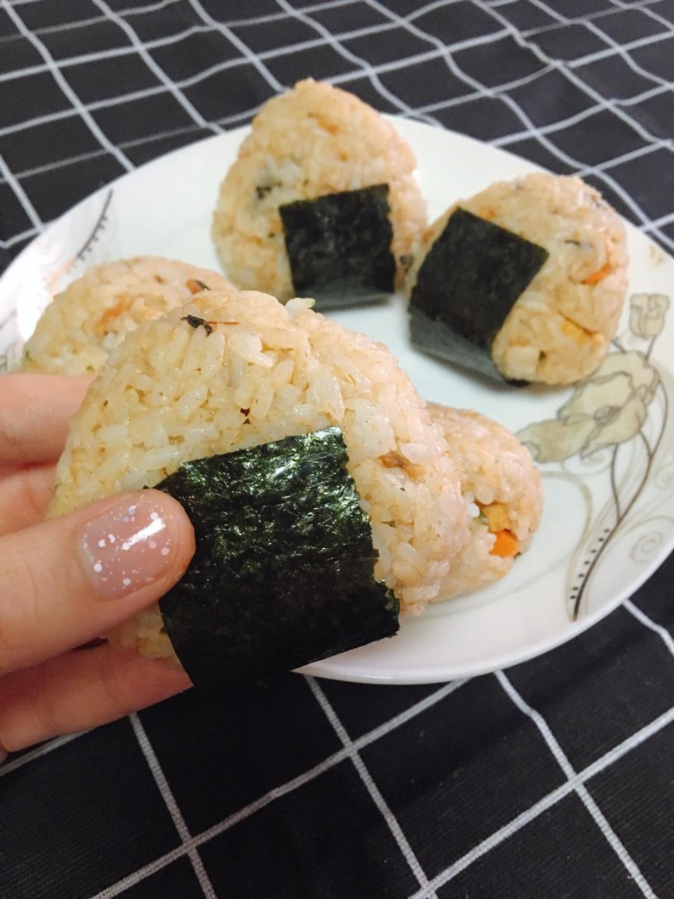 饭团🍙