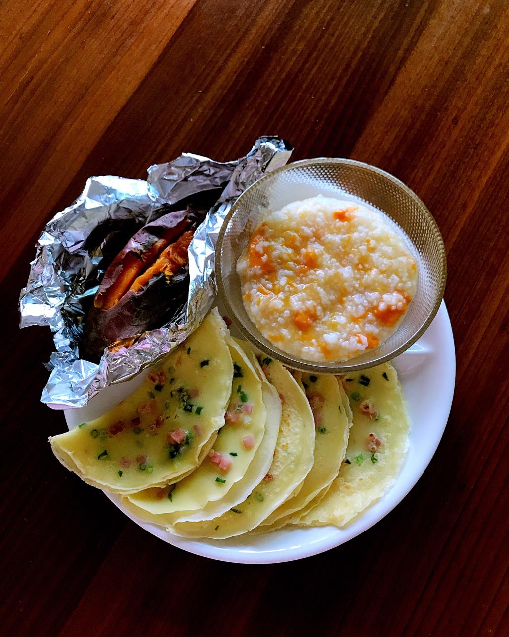 火腿肠葱花鸡蛋饼