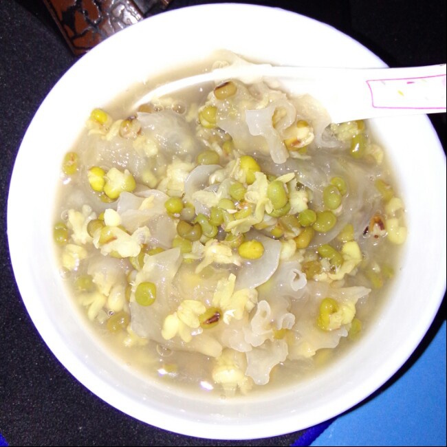 gerri做的银耳百合绿豆汤