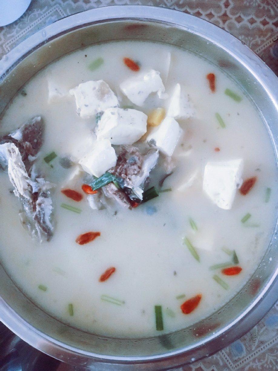 鱼头豆腐汤