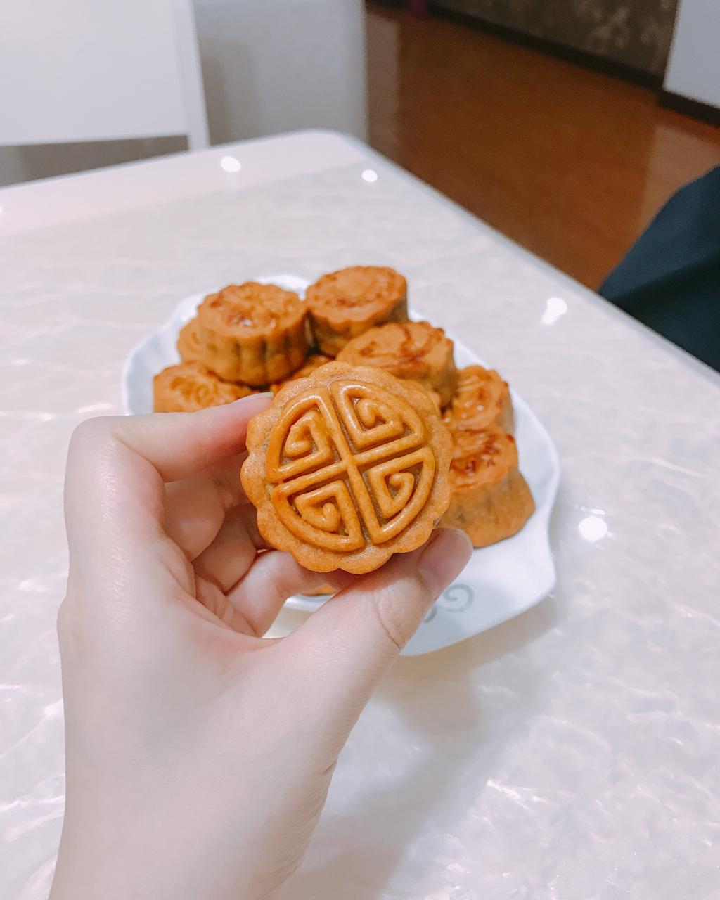 广式月饼——蛋黄莲蓉月饼