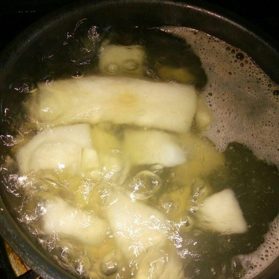 冰糖蜂蜜雪梨汤