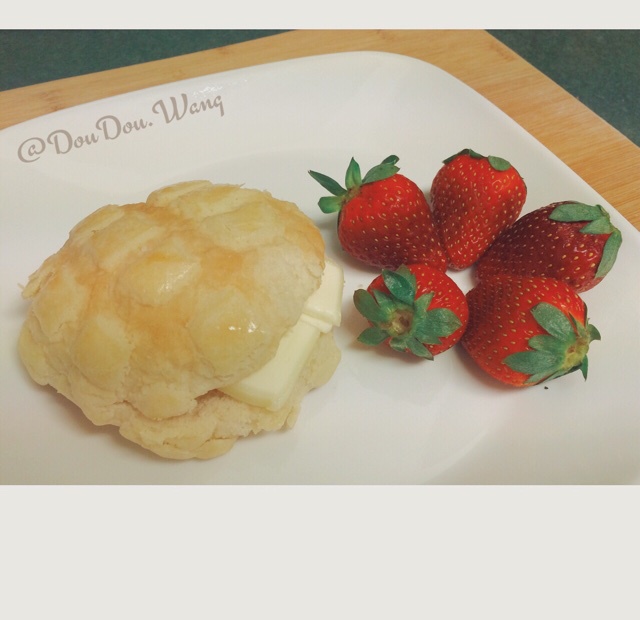 菠萝包（附10分钟手套膜和快速软面包做法）