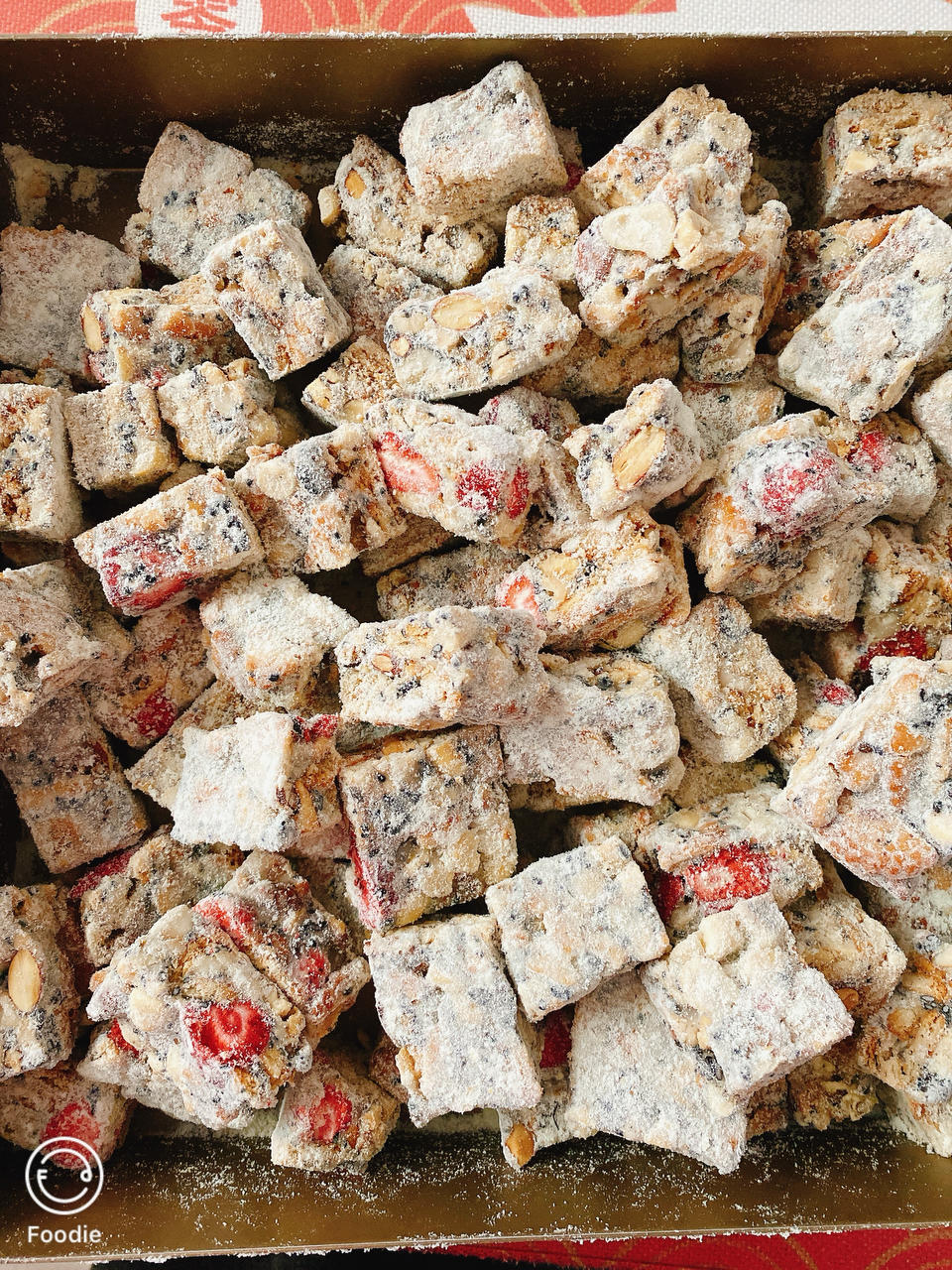 不会那么甜的雪花酥。