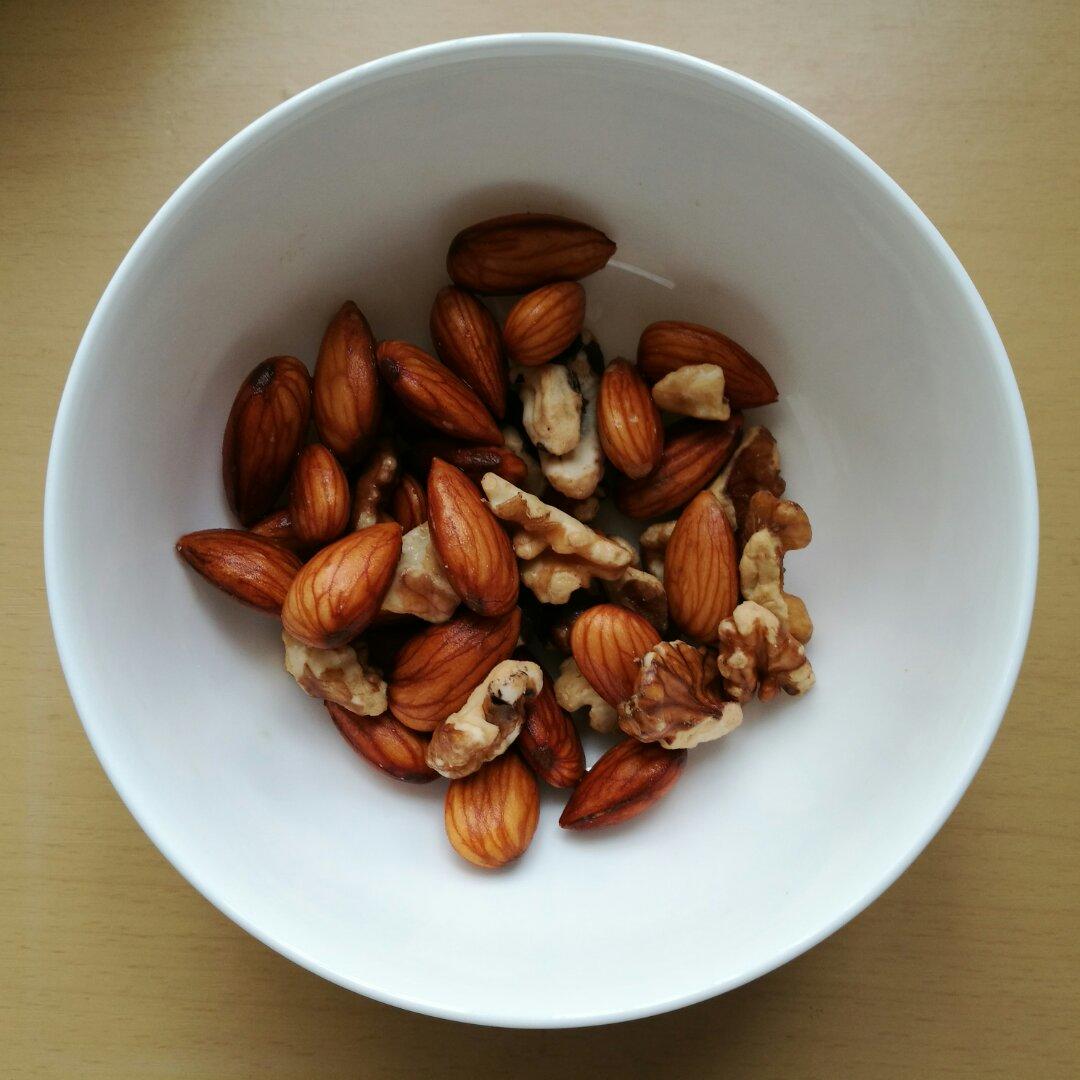 【健康零食】浸泡坚果—最大化吸收坚果的营养