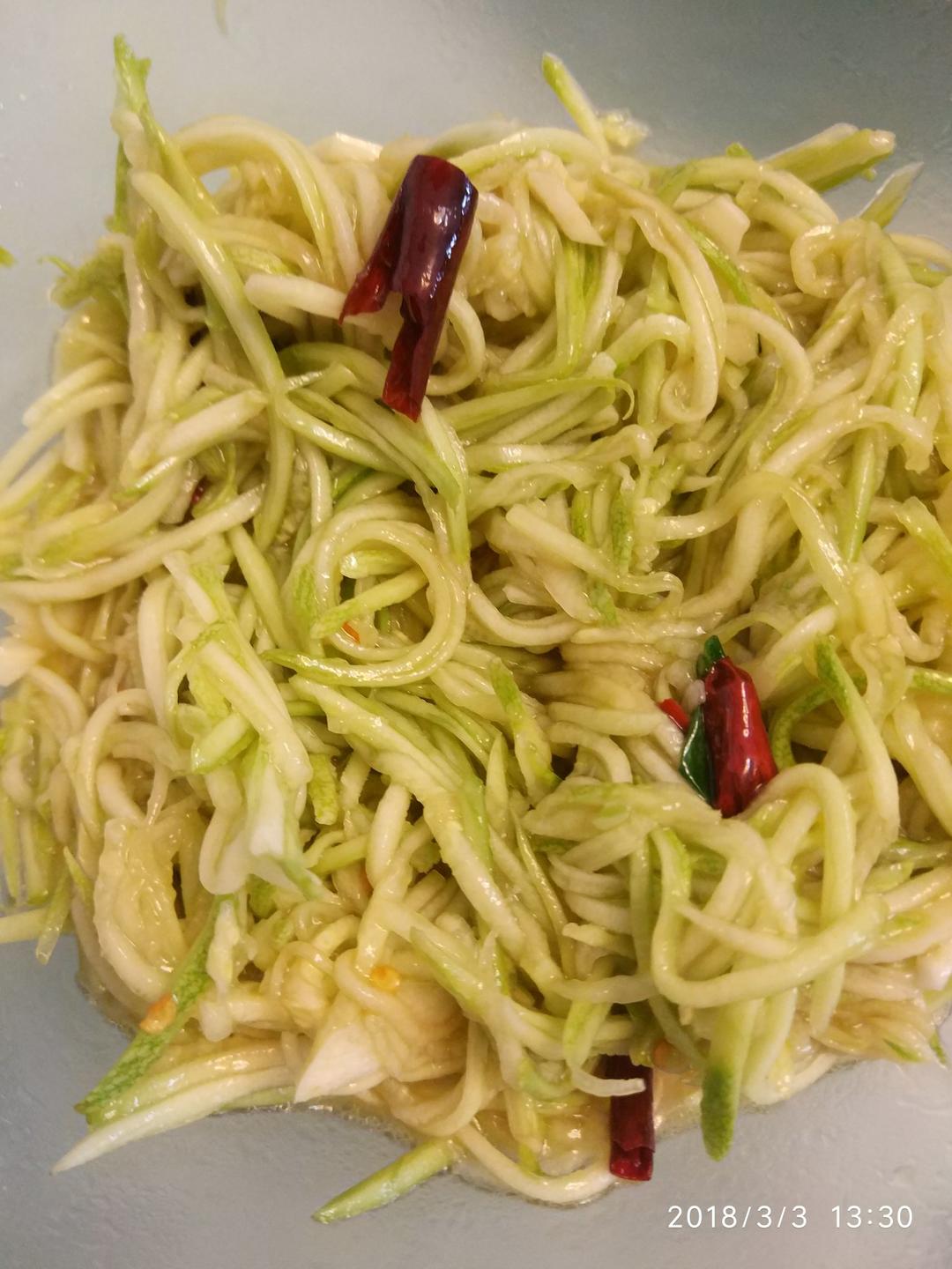 【生拌西葫芦】