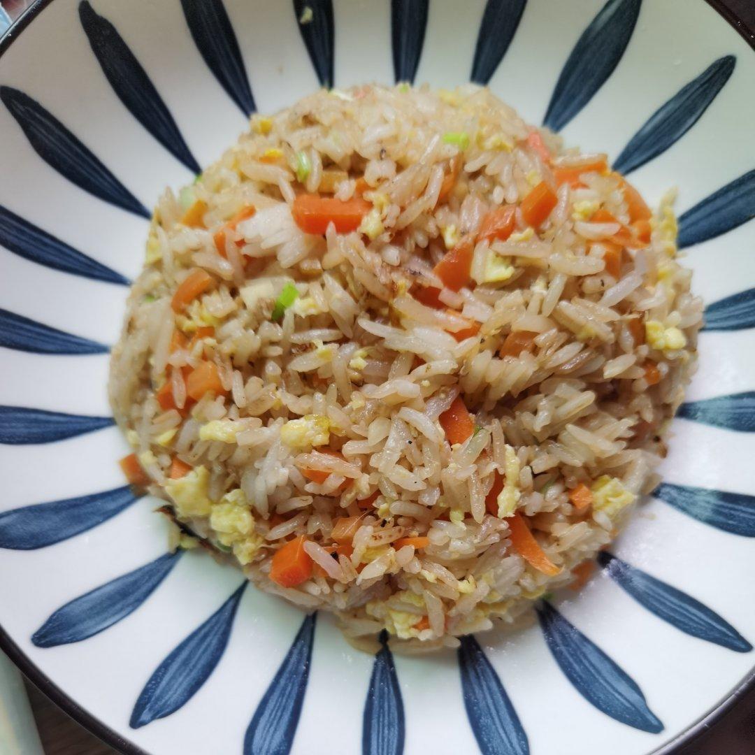 好吃到停不下来的酱油蛋炒饭