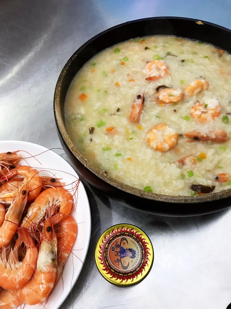 坐在树上看彩虹做的无敌鲜美的生滚海鲜粥