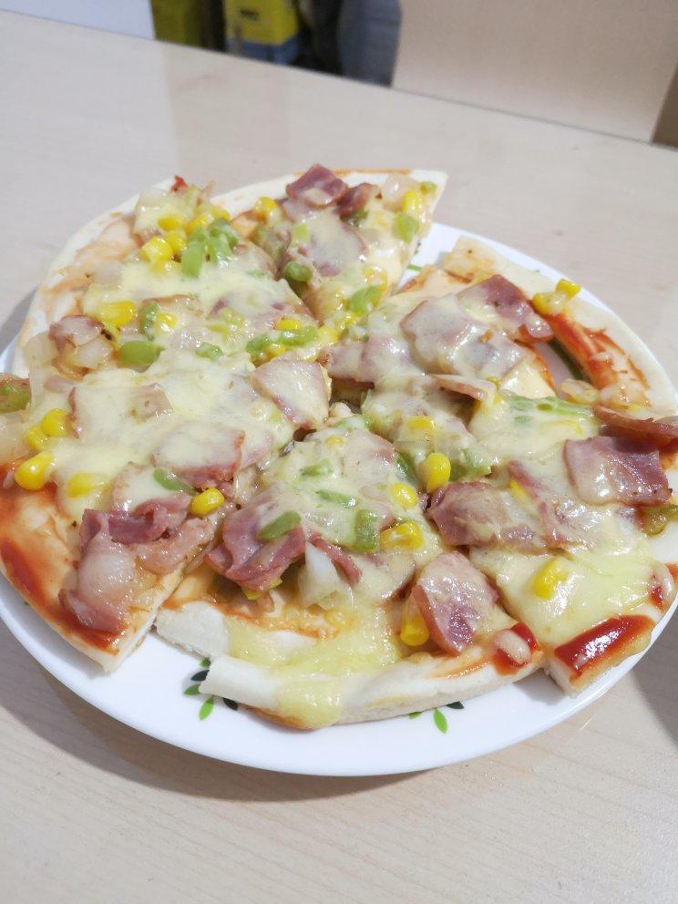 平底锅脆底香肠披萨